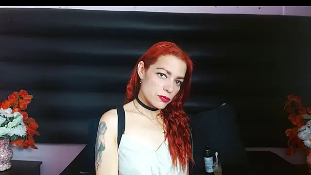 Snapshot of vella_paris_ chatting on 03-20-25, 12:32 vella paris online show from 03-20-25, 12:32