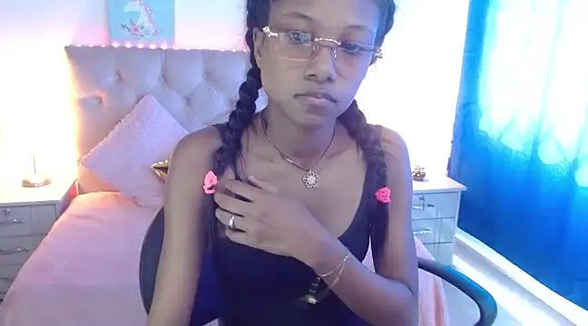 LITTLEDOLLHOT online show from 01-24-25, 05:53