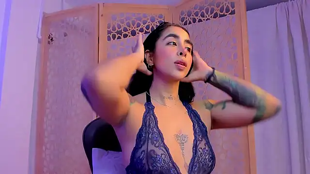 sophierooy22 online show from 12-01-24, 04:51