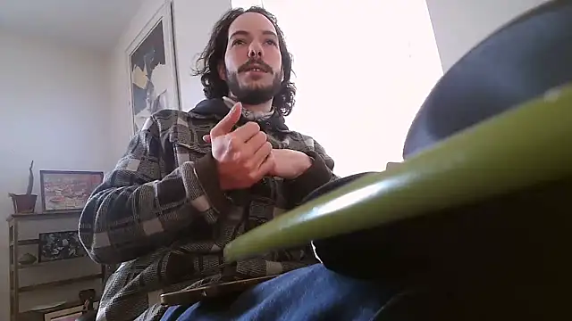 Prolapse Pig online show from 12-13-25, 07:53