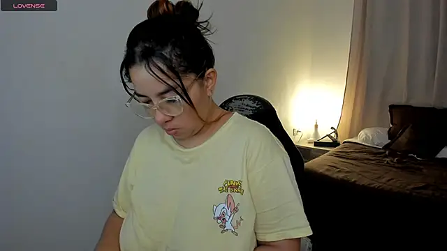 Snapshot of brithany_olson25 chatting on 11-30-25, 01:37 brithany olson25 online show from 11-30-25, 01:37