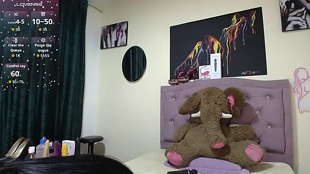 Emmie Hot online show from 11-24-25, 12:16