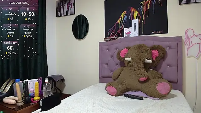 Emmie Hot online show from 11-29-25, 12:19