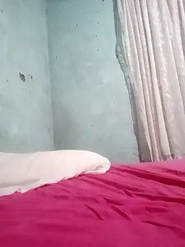 Snapshot of Slendaboy01 chatting on 01-09-26, 11:28 Slendaboy01 online show from 01-09-26, 11:28