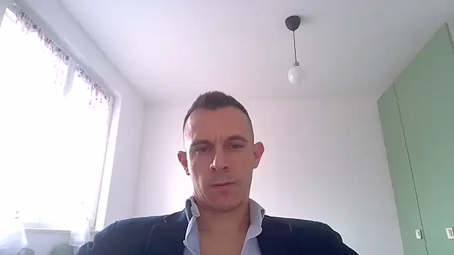 Snapshot of Masterclassyfeet chatting on 03-21-25, 01:34 Masterclassyfeet online show from 03-21-25, 01:34