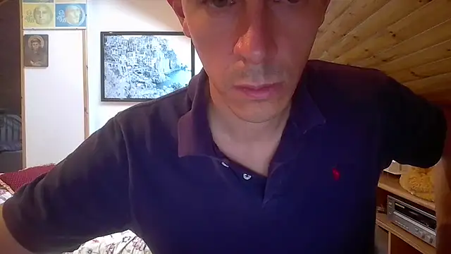 Snapshot of Masterclassyfeet chatting on 09-17-25, 01:57 Masterclassyfeet online show from 09-17-25, 01:57