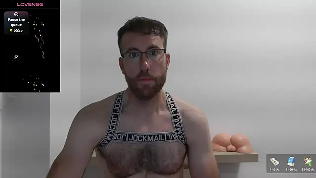 Snapshot of machohiberiko chatting on 10-15-25, 07:58 machohiberiko online show from 10-15-25, 07:58