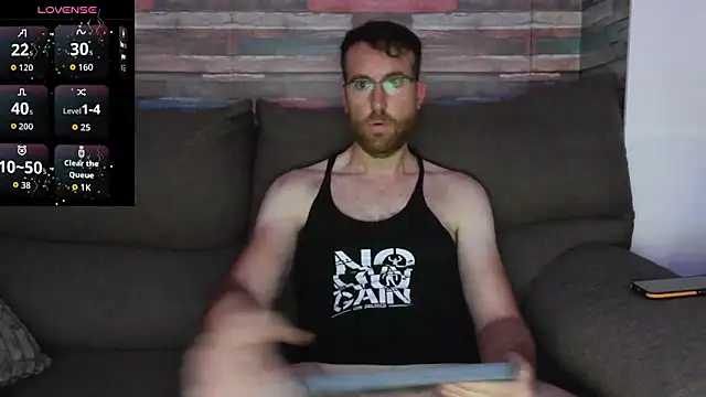 Snapshot of machohiberiko chatting on 10-17-25, 08:44 machohiberiko online show from 10-17-25, 08:44