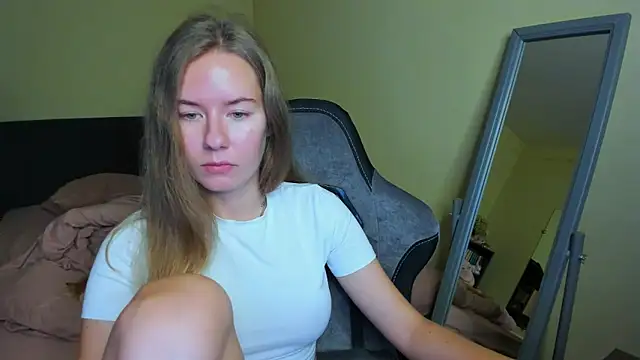 EmilyPaw online show from 10-18-25, 11:00