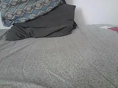 Snapshot of H50france chatting on 09-19-25, 12:06 H50france online show from 09-19-25, 12:06