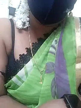 Snapshot of Tamil_Aathira chatting on 02-07-25, 06:45 Tamil Aathira online show from 02-07-25, 06:45