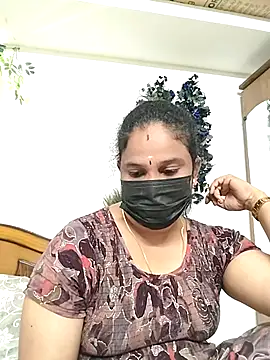 Snapshot of Tamil_Aathira chatting on 10-31-25, 05:08 Tamil Aathira online show from 10-31-25, 05:08