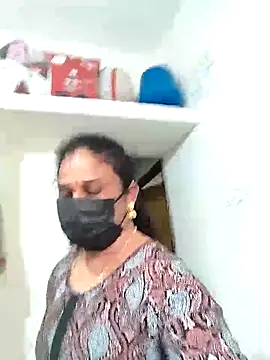 Snapshot of Tamil_Aathira chatting on 11-18-25, 08:52 Tamil Aathira online show from 11-18-25, 08:52