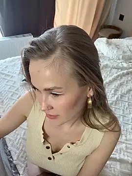 Snapshot of DianaShermy chatting on 03-03-25, 06:59 DianaShermy online show from 03-03-25, 06:59