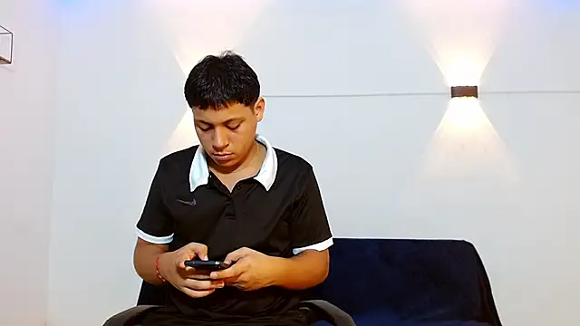 Tylerdrdn online show from 11-07-25, 09:37