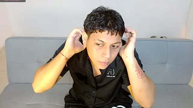 Tylerdrdn online show from 11-30-25, 04:33