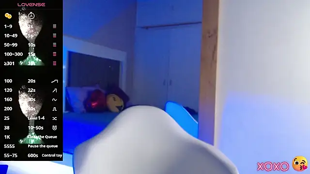 Snapshot of Bryna_ chatting on 02-14-25, 03:54 Bryna online show from 02-14-25, 03:54