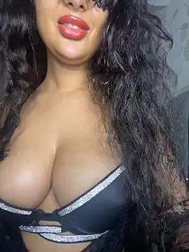 Snapshot of Lobna-alami chatting on 10-11-25, 06:50 Lobna-alami online show from 10-11-25, 06:50