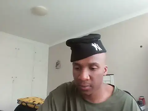 Snapshot of sydmanyoba chatting on 10-26-25, 03:40 sydmanyoba online show from 10-26-25, 03:40