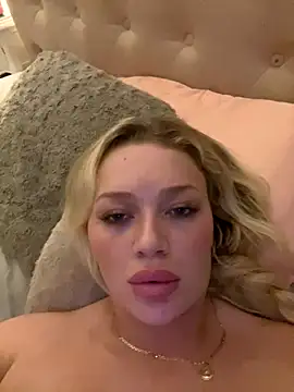 Snapshot of blissdimicco chatting on 11-17-25, 11:21 blissdimicco online show from 11-17-25, 11:21