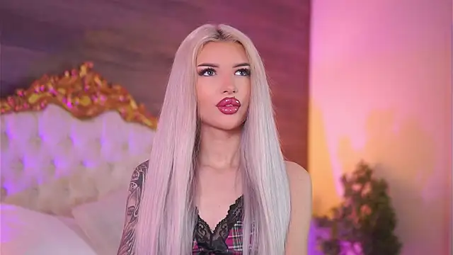 Juicy Jessye online show from 03-16-25, 08:21