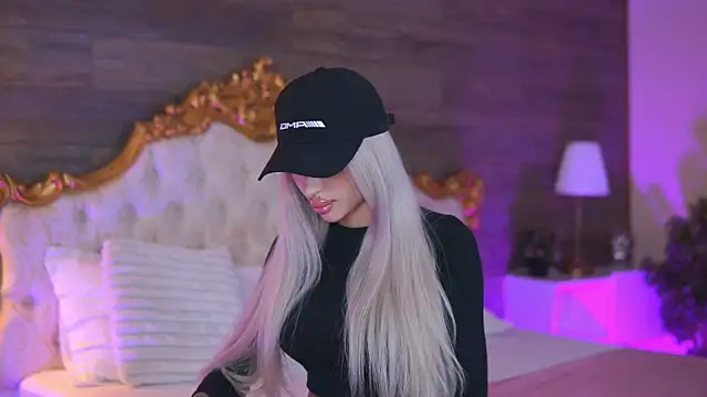 Juicy Jessye online show from 10-03-25, 07:44