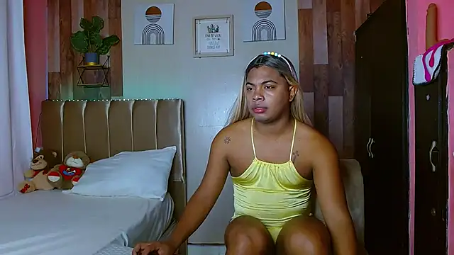 Snapshot of electrabrowns chatting on 10-16-25, 05:30 electrabrowns online show from 10-16-25, 05:30