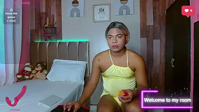 Snapshot of electrabrowns chatting on 10-29-25, 08:10 electrabrowns online show from 10-29-25, 08:10