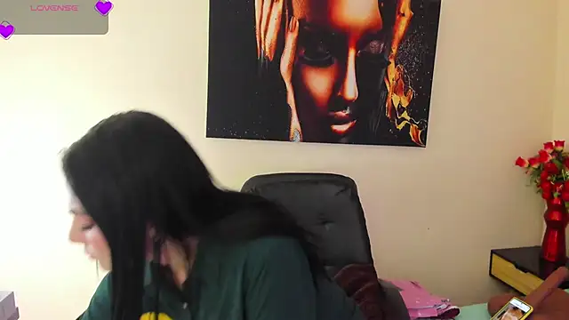 scarlet hit online show from 10-29-25, 03:42