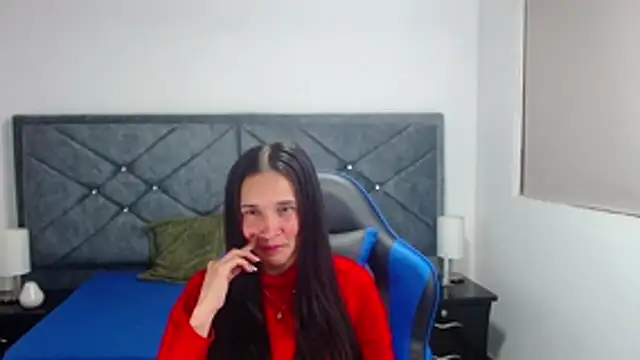 Snapshot of victoria_adams07 chatting on 11-04-25, 07:46 victoria adams07 online show from 11-04-25, 07:46