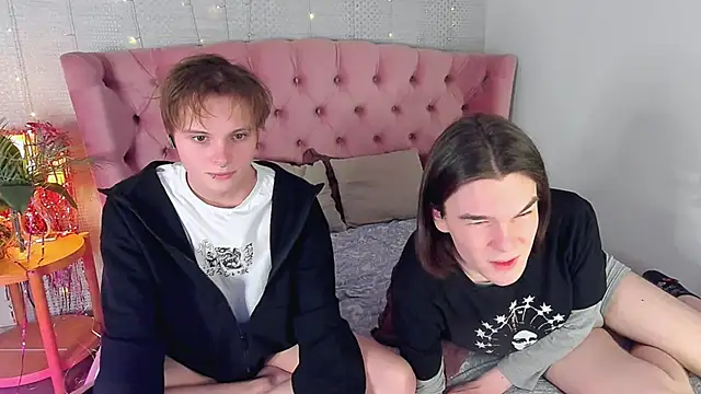 Snapshot of DemianEnglen chatting on 02-06-26, 04:54 DemianEnglen online show from 02-06-26, 04:54