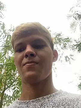 izan 20 online show from 03-13-25, 09:05