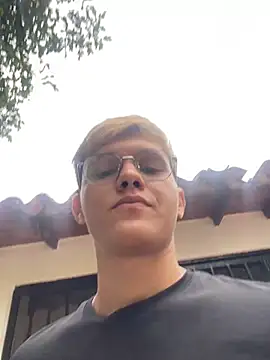 izan 20 online show from 03-20-25, 09:35