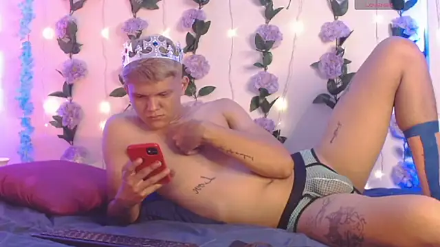 izan 20 online show from 02-27-26, 09:48