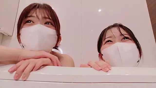 Snapshot of NA-KAREN-V8 chatting on 02-05-26, 09:36 NA-KAREN-V8 online show from 02-05-26, 09:36