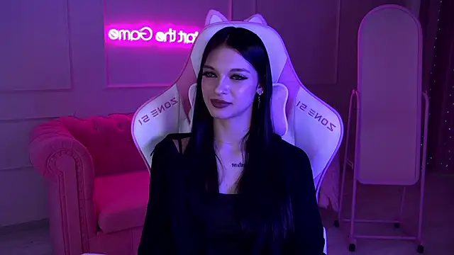 Snapshot of BeverlyMost chatting on 02-20-25, 10:48 BeverlyMost online show from 02-20-25, 10:48