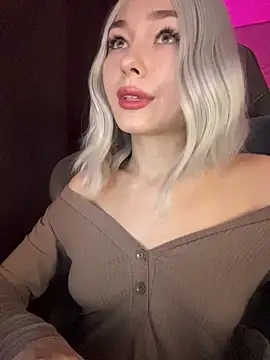 Snapshot of Ohmy_Nora_ chatting on 11-21-25, 12:10 Ohmy Nora online show from 11-21-25, 12:10