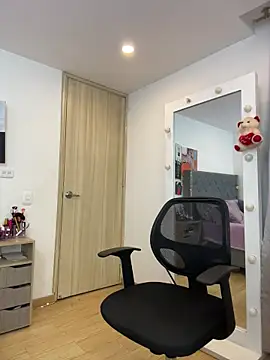 Snapshot of KarlaWild chatting on 10-09-25, 08:07 KarlaWild online show from 10-09-25, 08:07