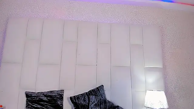 Angeles Busst online show from 10-24-25, 08:49