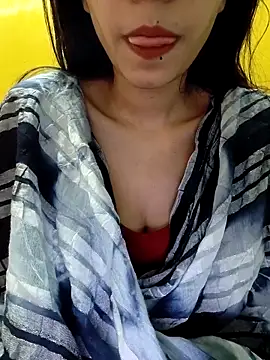 Snapshot of cute_IndianBabe chatting on 03-15-25, 01:19 cute IndianBabe online show from 03-15-25, 01:19