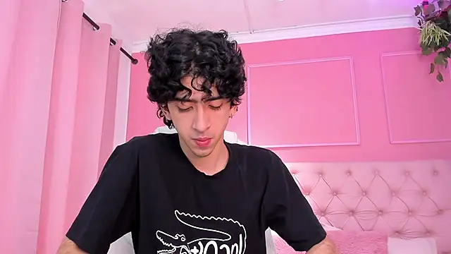 Alezzandro  online show from 02-05-25, 01:54