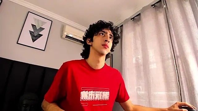 Alezzandro  online show from 03-06-25, 01:57