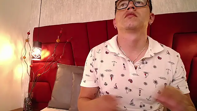 Snapshot of Freya_and_Freyr chatting on 01-23-25, 07:40 Freya and Freyr online show from 01-23-25, 07:40