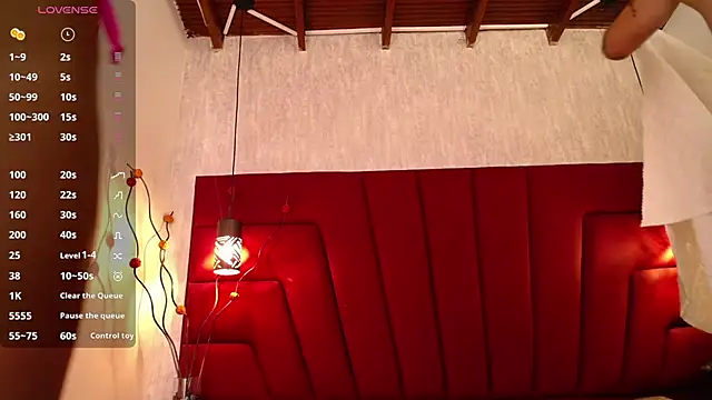 Snapshot of Freya_and_Freyr chatting on 02-13-25, 08:03 Freya and Freyr online show from 02-13-25, 08:03