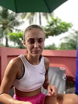 Snapshot of White_Lu chatting on 09-28-25, 02:06 White Lu online show from 09-28-25, 02:06