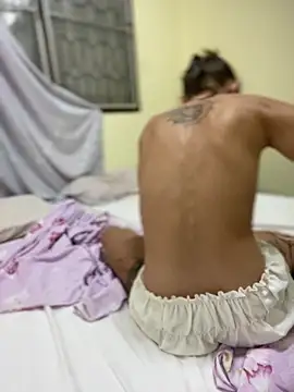 White Lu online show from 11-20-25, 02:34