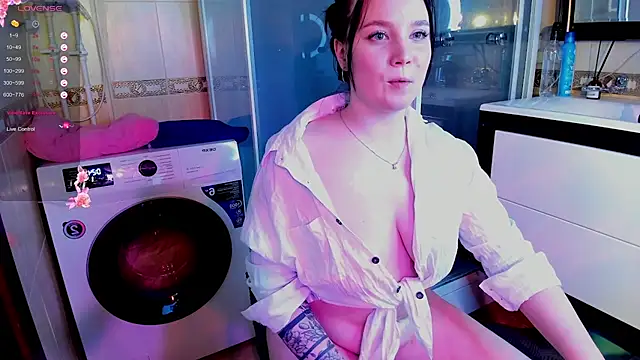 Snapshot of maya_suun chatting on 03-12-25, 02:56 maya suun online show from 03-12-25, 02:56