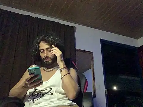 Snapshot of Nooneisthis chatting on 10-25-25, 03:58 Nooneisthis online show from 10-25-25, 03:58