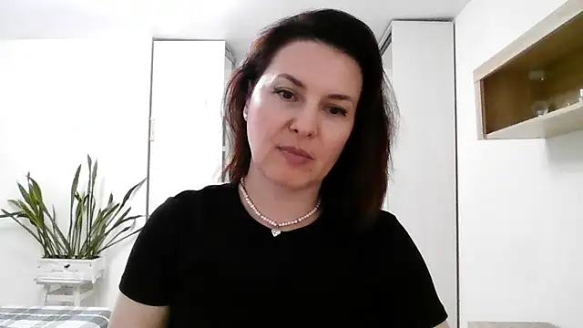 Victoria Glam online show from 10-03-25, 05:10