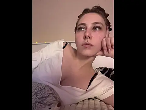 Molli Luv online show from 11-10-25, 08:30